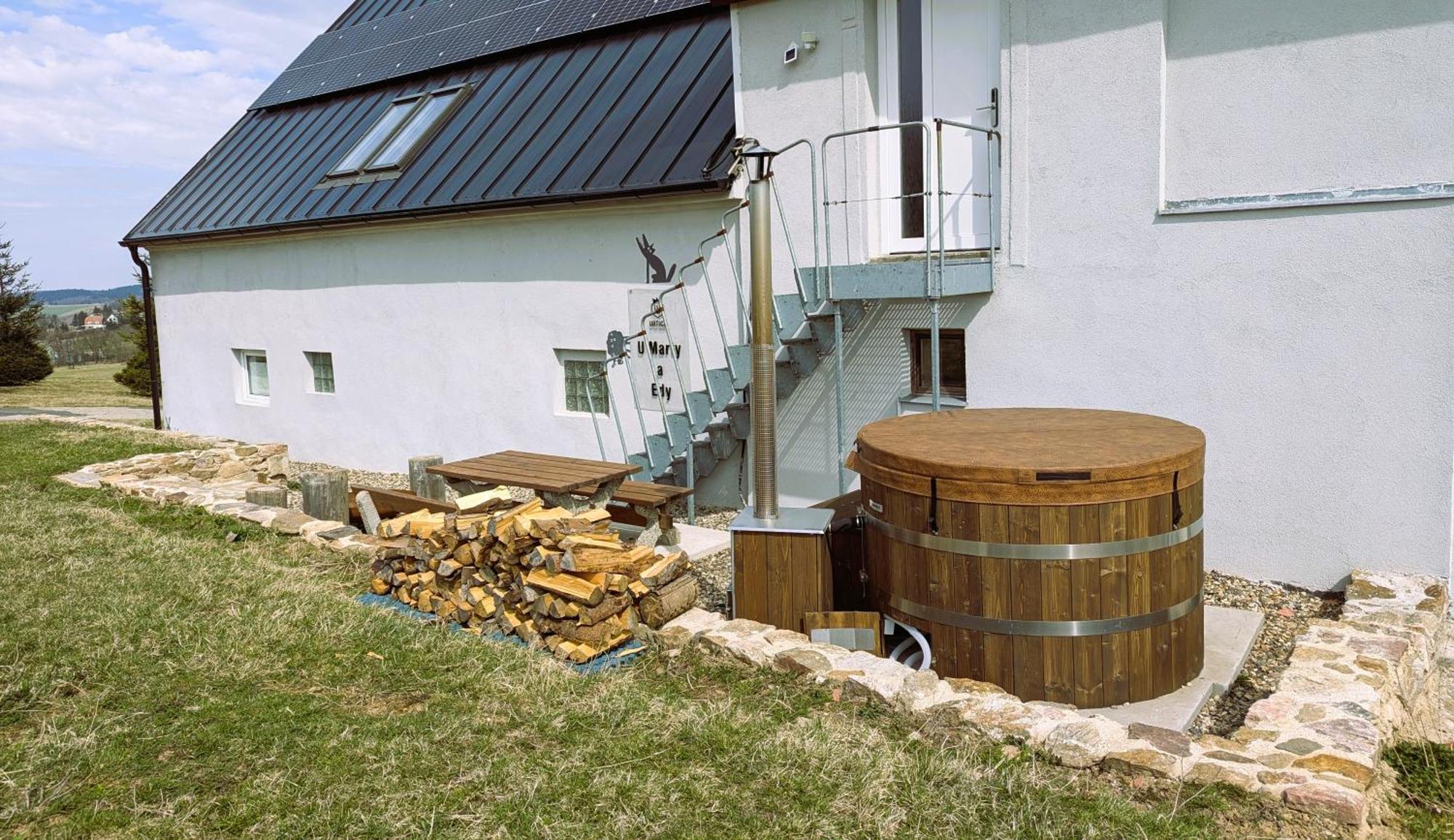 Urtica apartmány Nova Ves v Horach Exterior foto